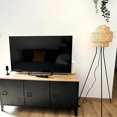 Be-0 - Joli 2 Pieces Pour 1-2 Pers Au Rdc Au Centre De